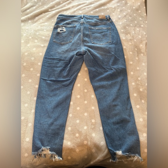 American Eagle Mom Jeans - Picture 3 of 6